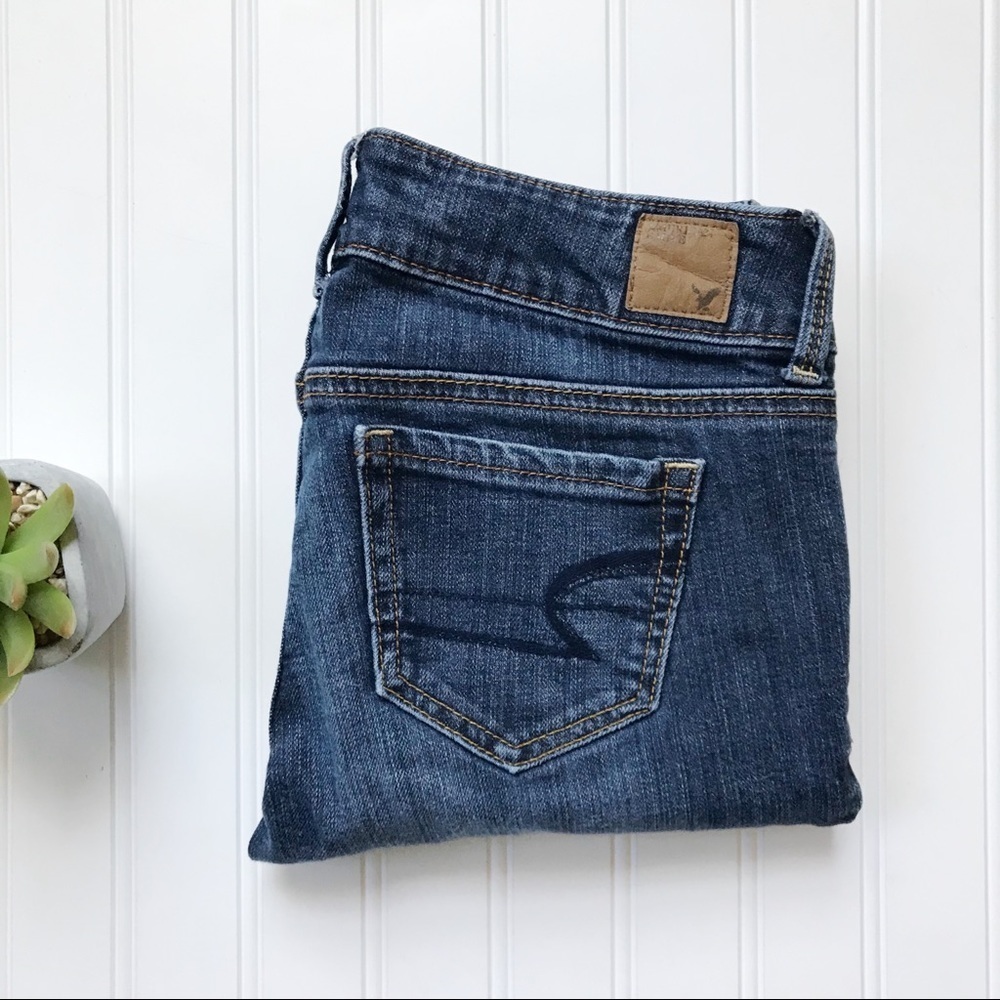 American Eagle Outfitters Dark Blue Cropped Jeans